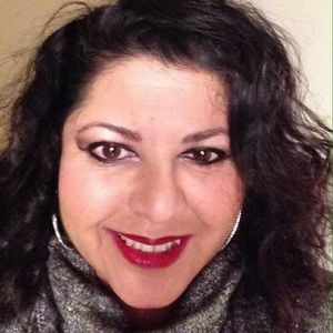 Meet your Posher, Adriana